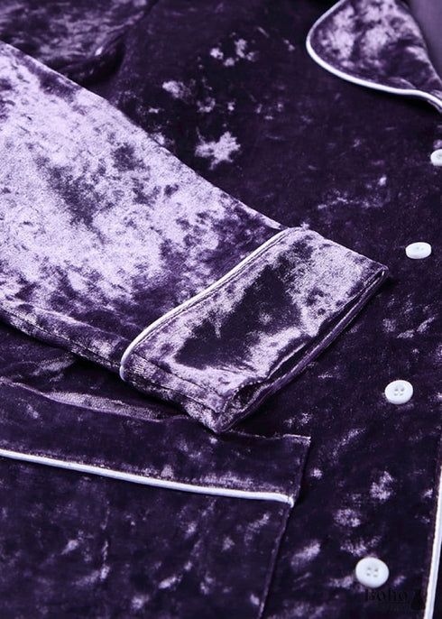 Pijama bohemio de terciopelo morado.